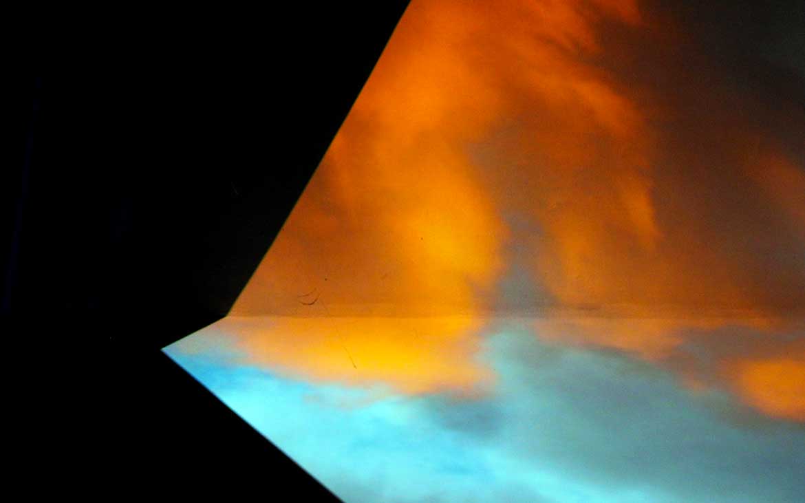 BLUX, artiste plasticien, projections vidéo/installations visuelles et sonores (Journées européennes du patrimoine 2014) au Musée Géo Charles – Nuage sur moulure